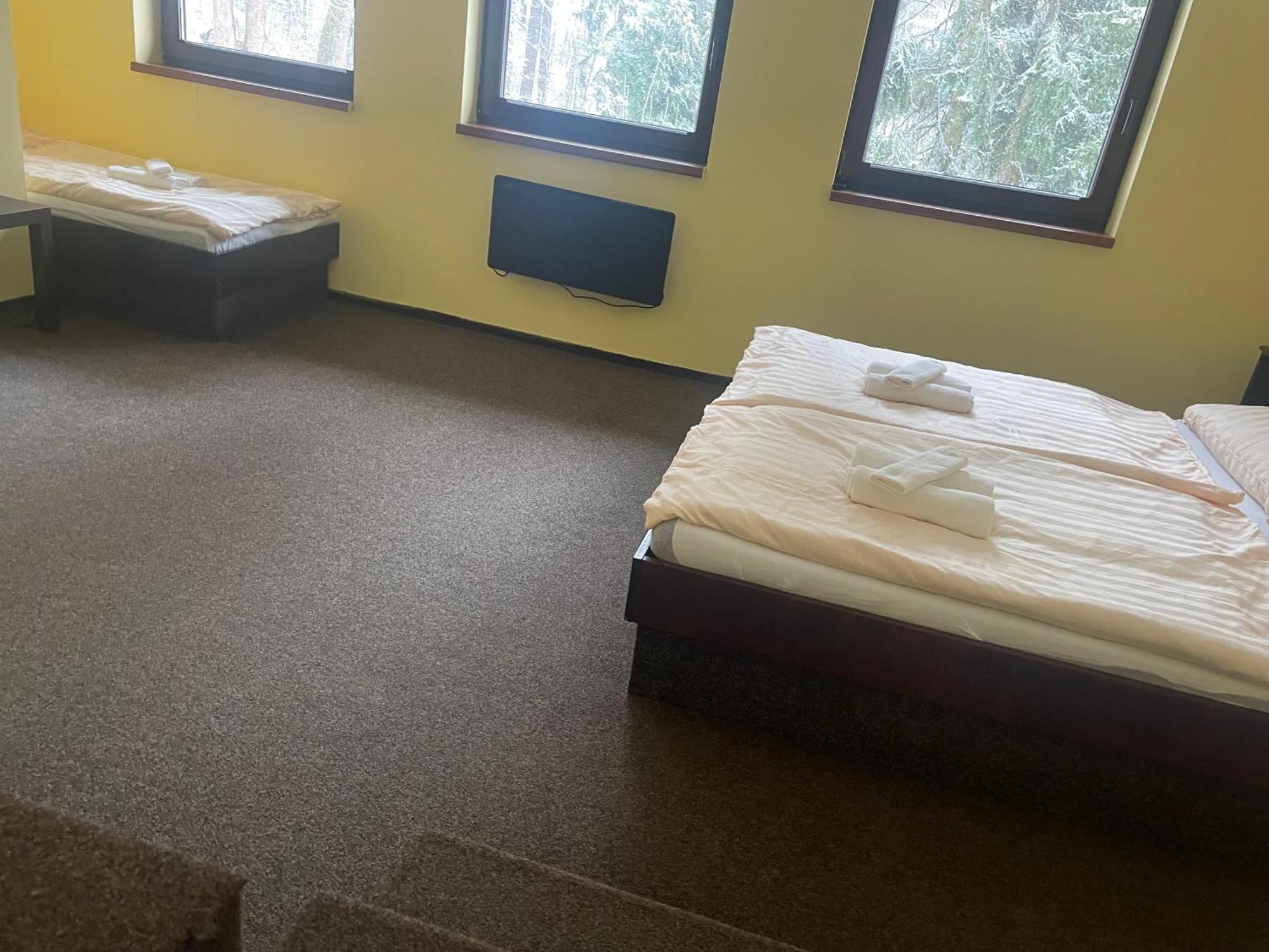 Hotel Lovecky Zamecek Orion Liberec Eksteriør billede