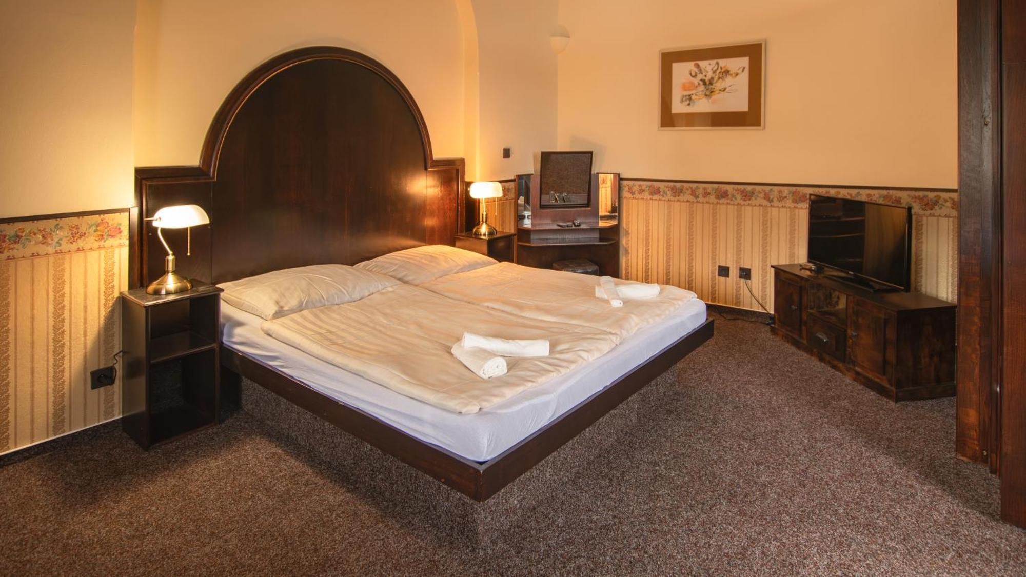 Hotel Lovecky Zamecek Orion Liberec Eksteriør billede