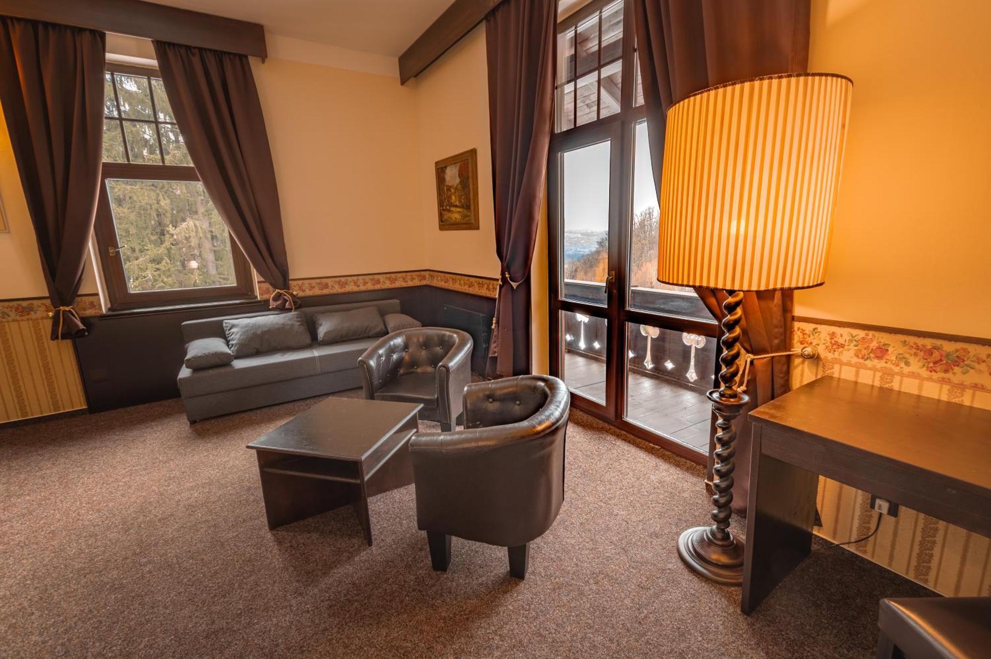 Hotel Lovecky Zamecek Orion Liberec Eksteriør billede
