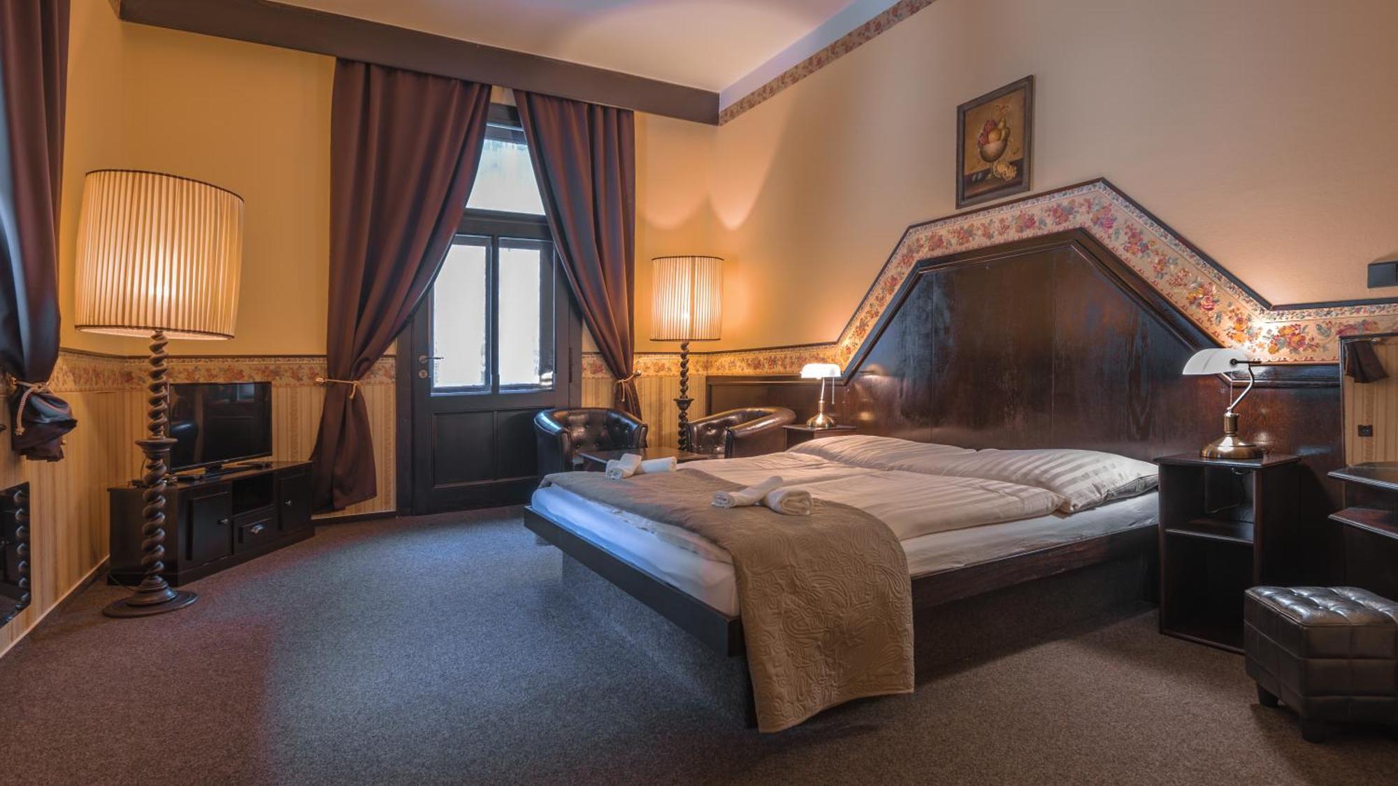Hotel Lovecky Zamecek Orion Liberec Eksteriør billede