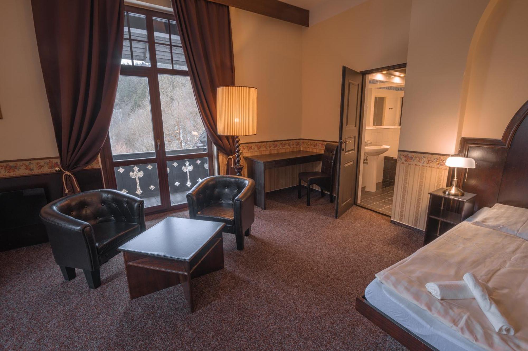 Hotel Lovecky Zamecek Orion Liberec Eksteriør billede